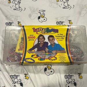 Over 1000 pieces bandaloom kit NWT